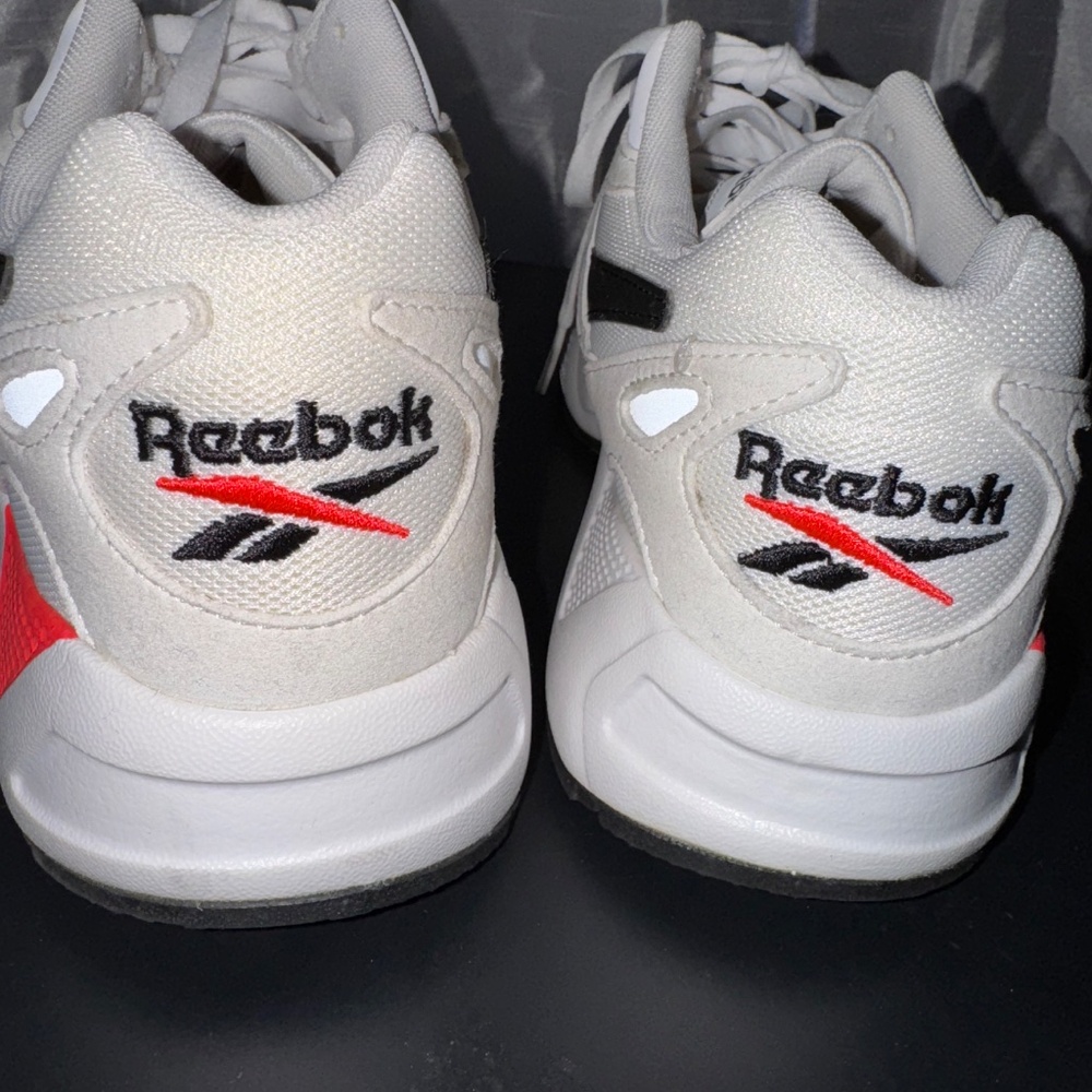 Reebok - Picture 2 of 3